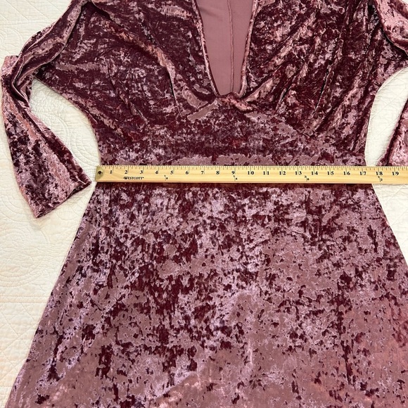 ASOS Dusty Rose Velvet Dress. Vneck. Long Sleeve. Aline Flattering Fit! Size 12. - Picture 7 of 10